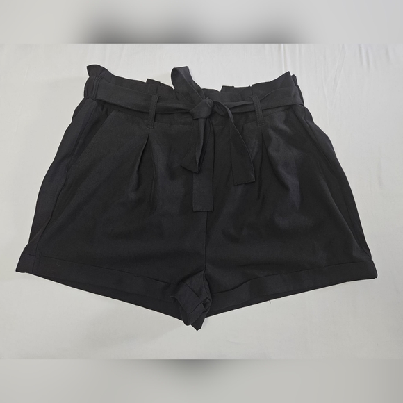 Forever 21 Black Short - Picture 1 of 1
